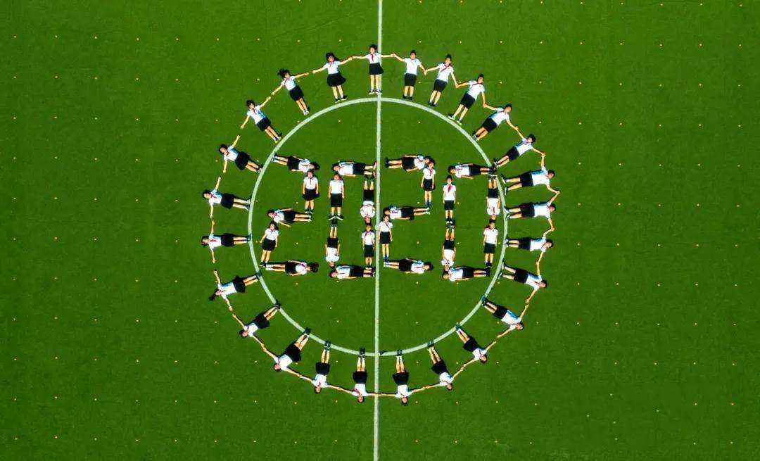 小學畢業(yè)紀念冊應該怎么制作？