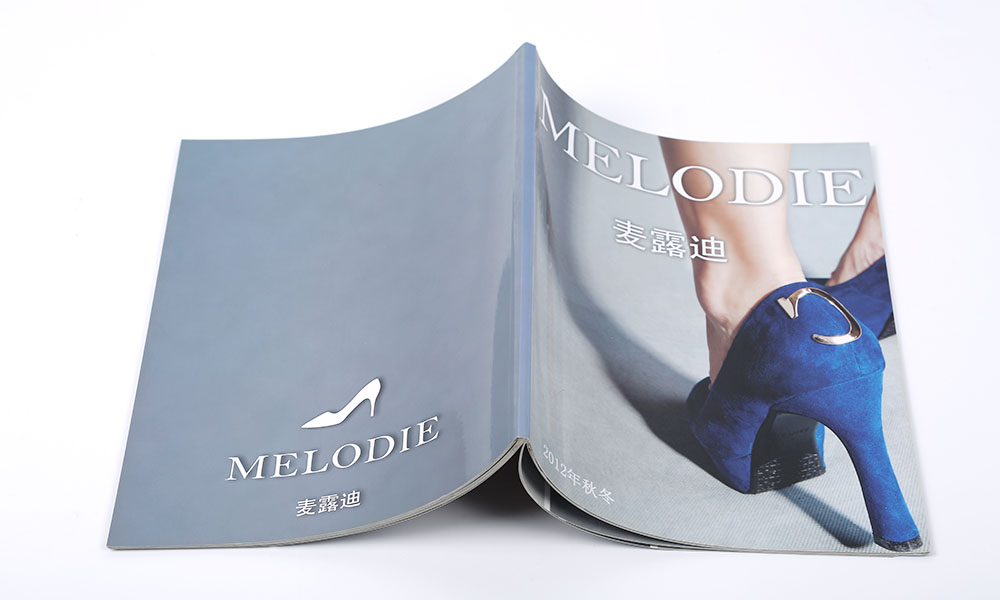 聚會(huì)畫冊(cè)設(shè)計(jì)一般多大？